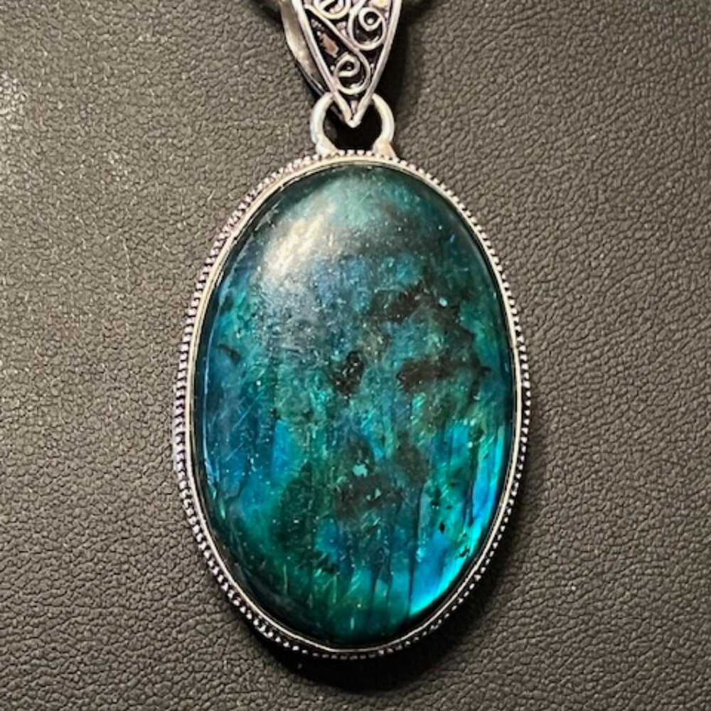 925 Marked Labradorite Stone Pendant w/22" 925 marked chain (129)